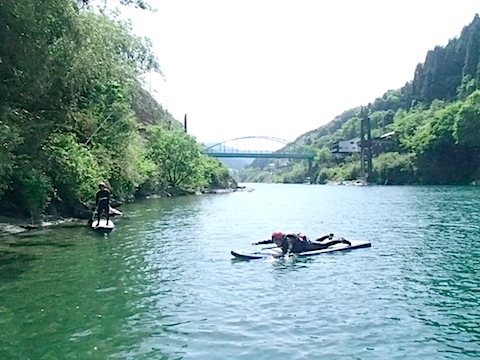 サップ練習 高知 SUP（サップ）｜シャワークライミング 仁淀川と吉野川で開催　ガルバンゾ