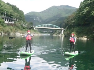SUPで川を下る