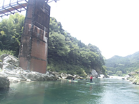 P8063824
